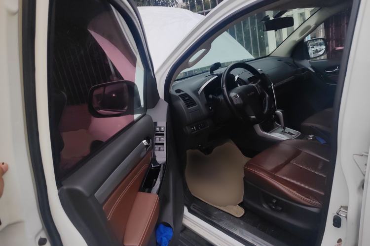 Used Isuzu mu-X 2017 3.0T Four-Wheel Drive Automatic Luxury Edition 5 Seats China IV Standard