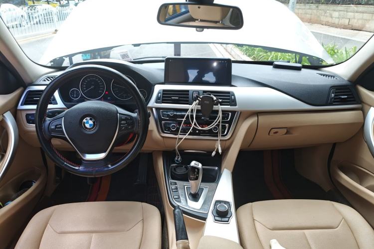 Used BMW 3 Series 2014 320Li Fashion Model Center Console