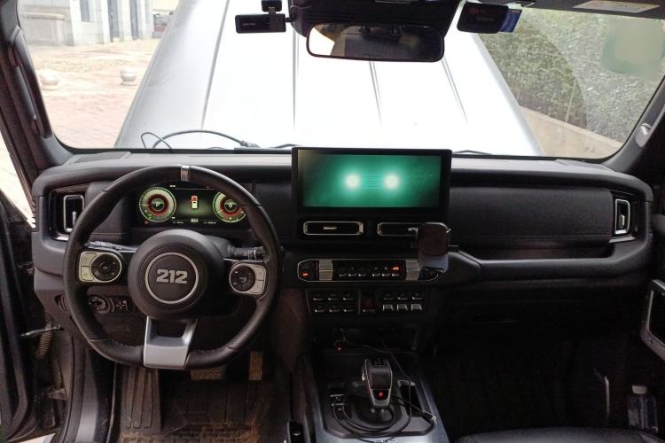 Used 212 T01 2024 2.0T Mechanic
