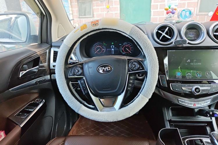 Used BYD Tang New Energy 2015 2.0T Four-Wheel-Drive Flagship Model