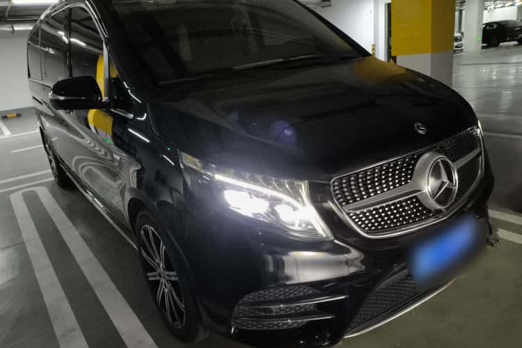 Used Mercedes-Benz V-Class 2022 V 260 L Long-wheelbase Luxury Edition Front Right 45 Deg