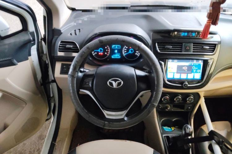 Used FAW Yingzhi 737 2015 1.5L Manual Deluxe Navigation Version Steering Wheel