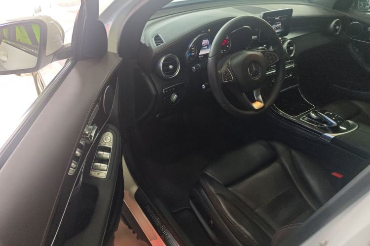 Used Mercedes-Benz GLC 2016 GLC 260 4MATIC Luxury Model