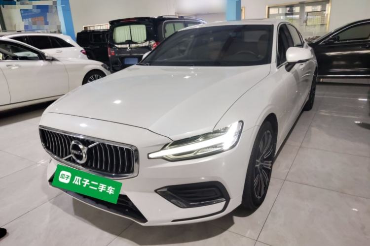 Used Volvo S60 2022 B4 Zhiyuan Luxury Edition
