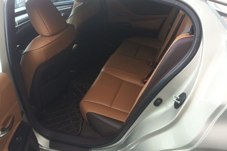 Used Lexus ES 2020 200 Excellence Edition