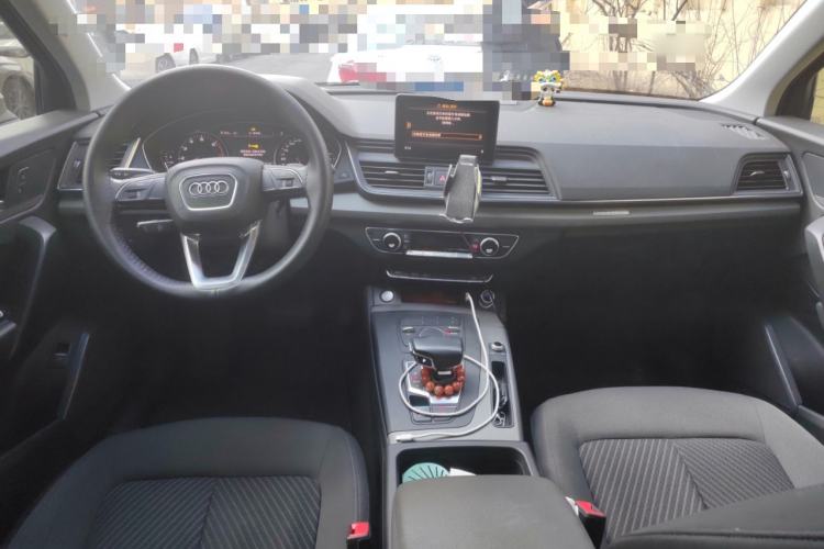 Used Audi Q5L 2018 40 TFSI Prestige Edition China VI Emission Standard Center Console