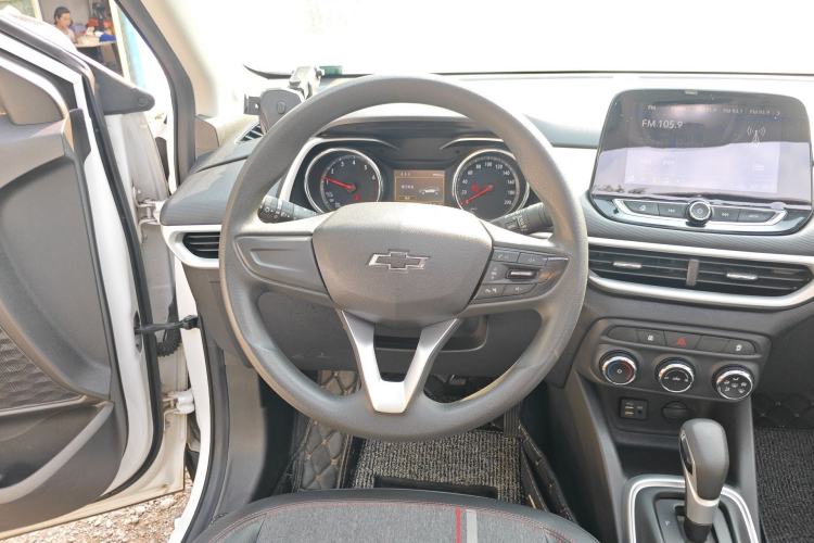 Used Chevrolet Trax 2019 Redline 325T Automatic Fun Edition China VI Standard Steering Wheel