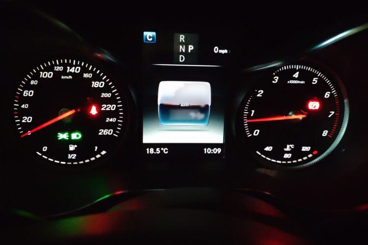 Used Mercedes-Benz GLC 2018 Facelift GLC 260 4MATIC Luxury Edition
