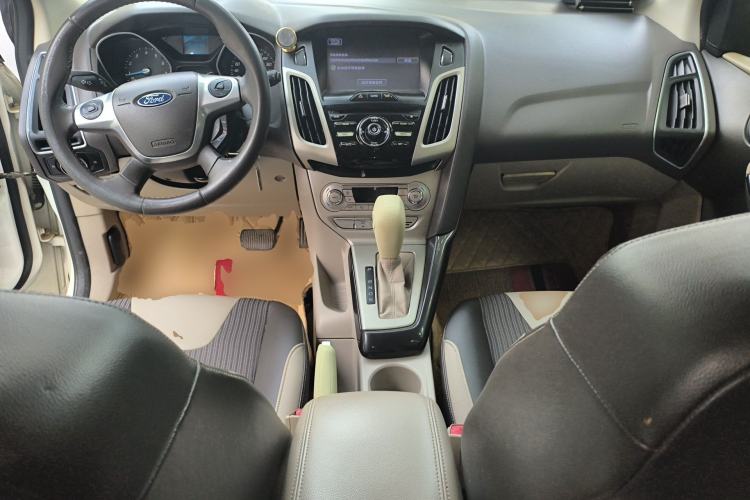 Used Ford Focus 2012 Hatchback 1.6L Automatic Fashion Edition
