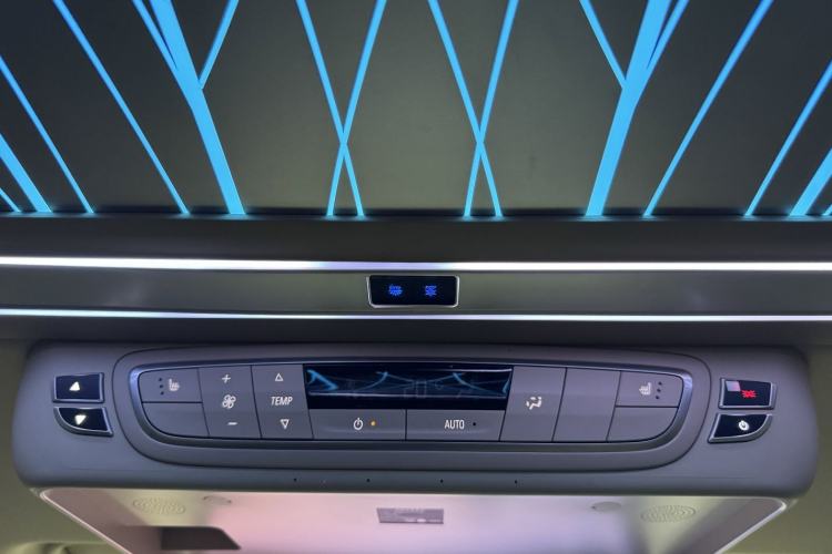 Used Buick GL8 2023 ES Lu Zun Deluxe Model
