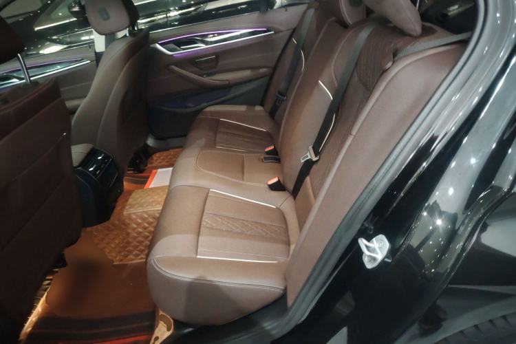 Used BMW 5 Series 2022 Restyled 525Li Luxury Package Left Rear Seat