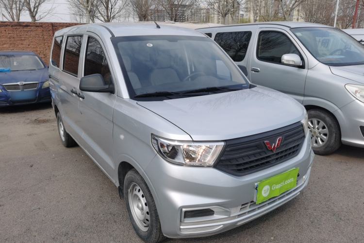 Used Wuling Hongguang V 2022 1.5L Jingqu Edition Electric-Assist LAR Front Right 45 Deg