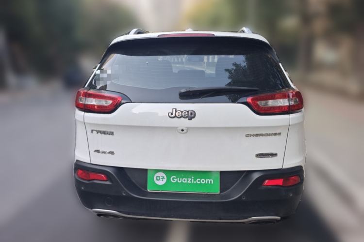 Used Jeep Cherokee 2016 2.4L Professional Smart Version
