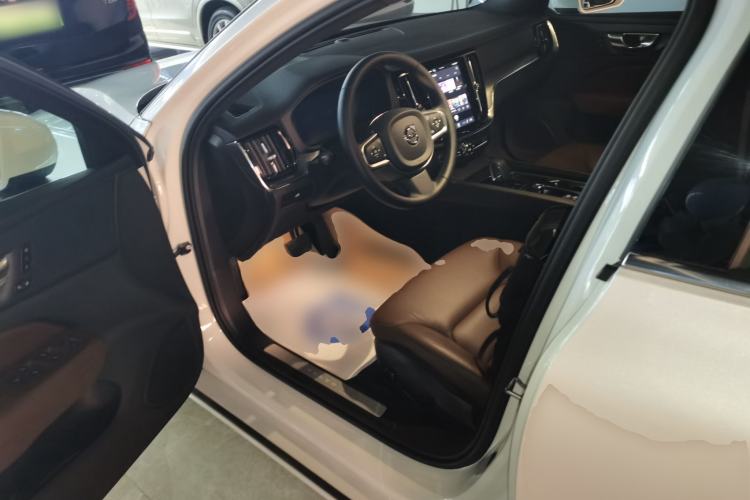 Used Volvo S60 2025 B4 Zhiyi Luxury Edition
