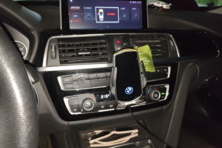 Used BMW 3 Series GT 2018 320i Sport Edition Audio And AC Panel