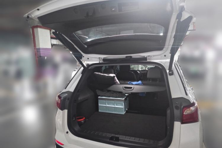 Used Chevrolet Equinox 2019 535T Automatic YuJie Edition China V Standard Trunk