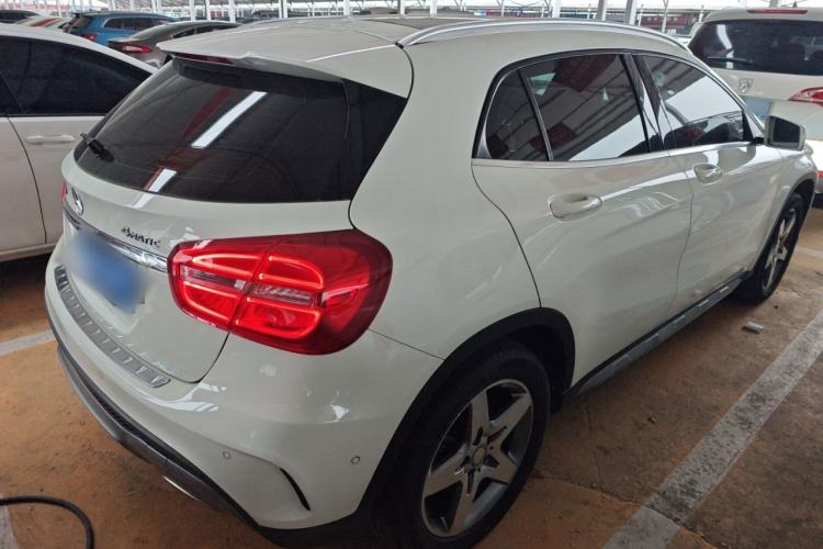 Used Mercedes-Benz GLA 2015 GLA 260 4MATIC Rear Right 45 Deg