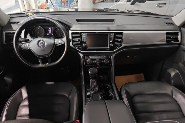 Used Volkswagen Teramont 2017 330TSI Two-Wheel-Drive Luxury Edition Center Console