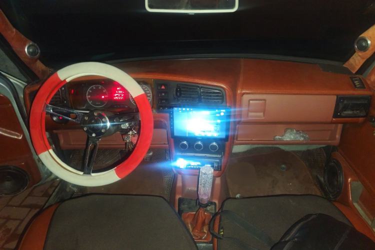 Used Volkswagen Jetta 2010 1.6L Partner Center Console