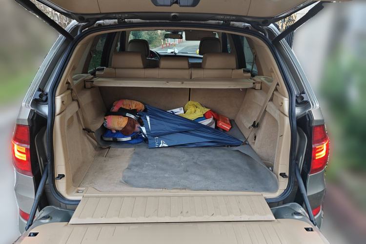 Used BMW X5 2011 xDrive35i U.S. specification Trunk