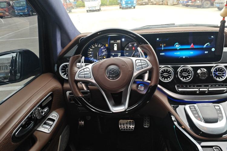 Used Mercedes-Benz Vito 2018 2.0T Business Version China VI Emission Standard Steering Wheel