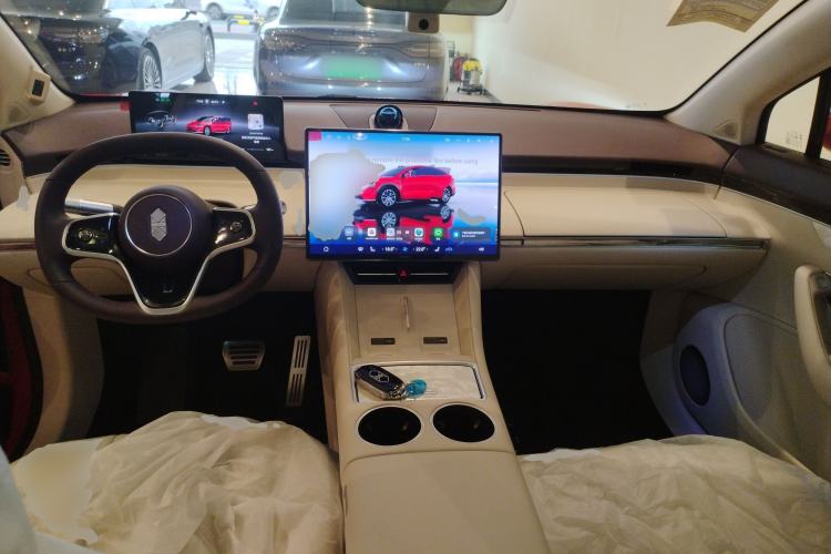 Used Hima Luxeed R7 2026 Model Pure Electric Max+ Center Console