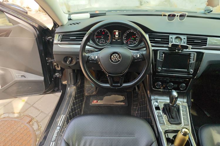 Used Volkswagen Passat 2017 330TSI DSG Prestige Edition
