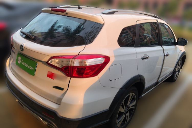 Used Venucia T70X 2015 2.0L CVT SmartFun Sport Edition Rear Right 45 Deg