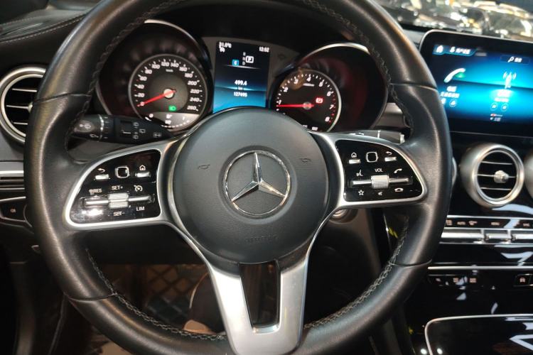 Used Mercedes-Benz GLC 2020 GLC 260 L 4MATIC Dynamic Model Steering Wheel
