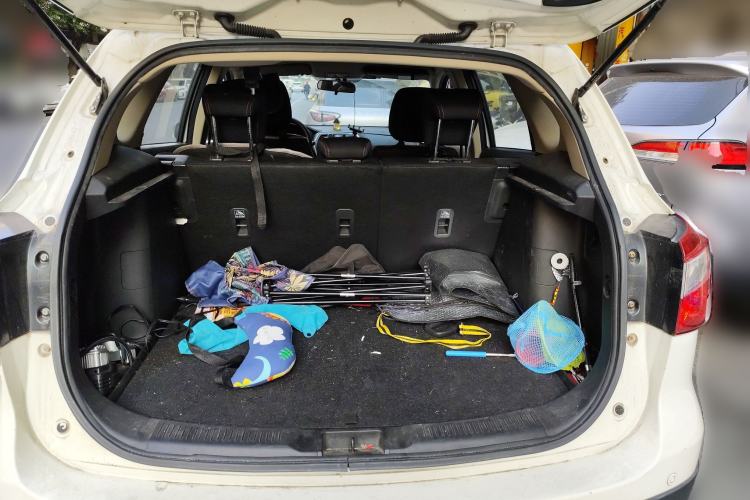 Used Suzuki S-Cross 2014 1.6L CVT Two-Wheel Drive Entry Model Trunk