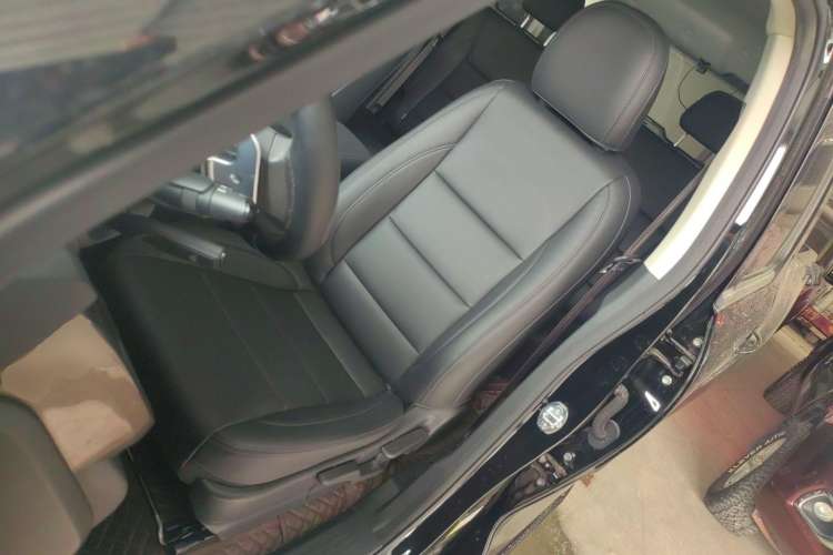 Used Great Wall Poer 2023 2.0T Commercial Version Automatic Diesel Two-Wheel Drive Elite Trim with Long Bed – GW4D20M Left Front Seat