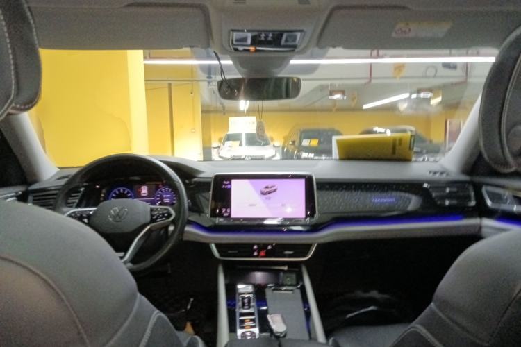 Used Volkswagen Teramont 2021 530 V6 All-Wheel Drive Prestige Flagship Edition Center Console