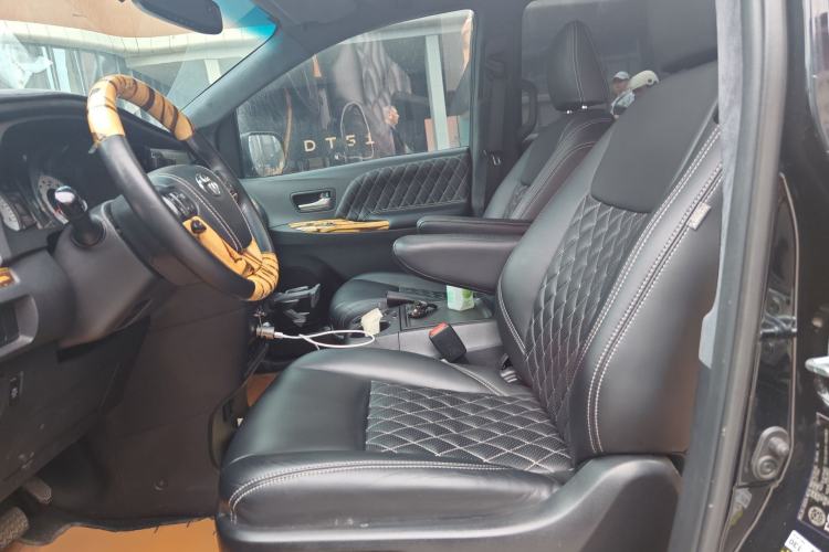 Used Toyota SIENNA 2015 3.5L Two-Wheel Drive LE Left Front Seat