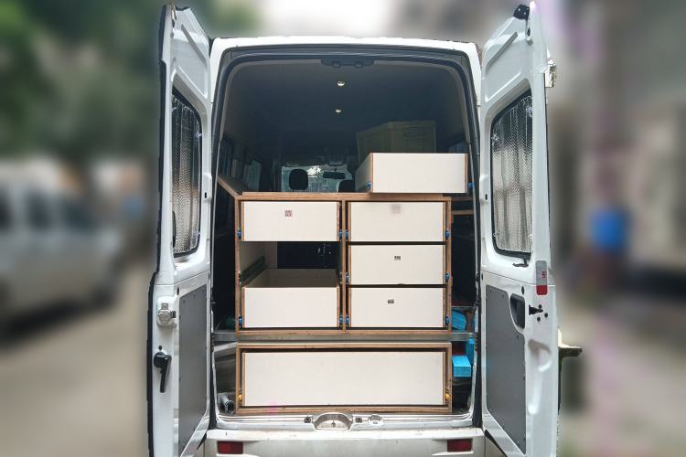 Used SAIC MAXUS Xintu V80 2024 Aotong Value Edition 6MT Long-Wheelbase Mid-Roof Model with 127 Ps Available in 6/7/8/9-Seater Configurations Trunk