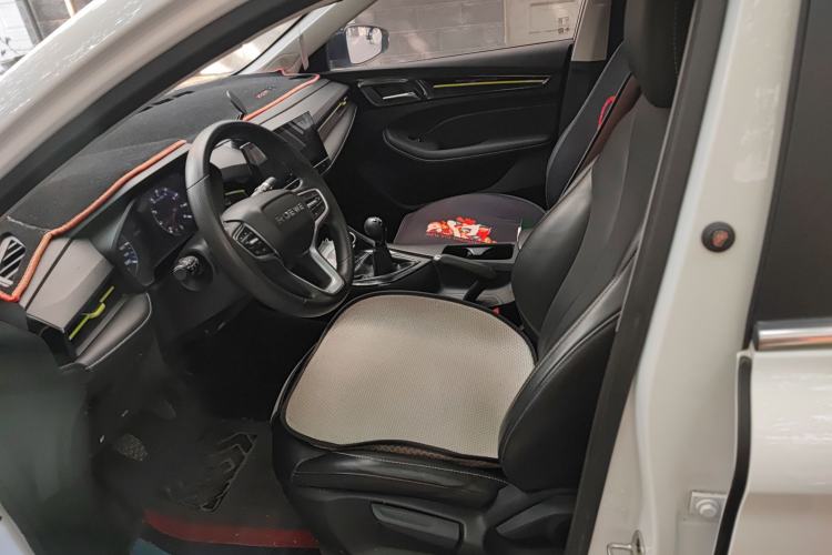 Used Roewe i5 2021 1.5L Manual Diamond Edition
