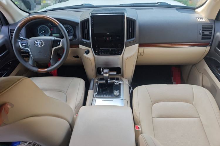 Used Toyota Land Cruiser  Center Console