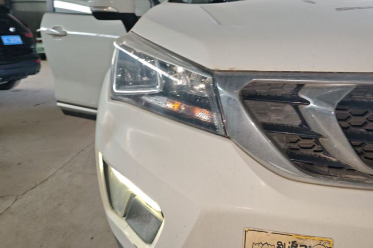 Used CHANGAN CS15 2016 1.5L Manual Fashion Edition Right Front Headlight