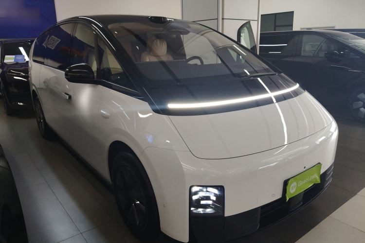 Used Li Auto MEGA 2025 Home Family Special Edition

