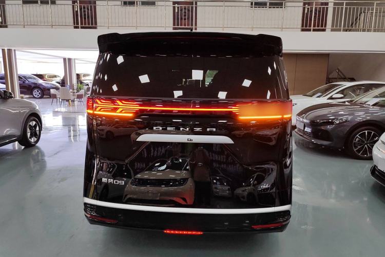 Used Denza D9 2023 DM-i 965 Luxury Model