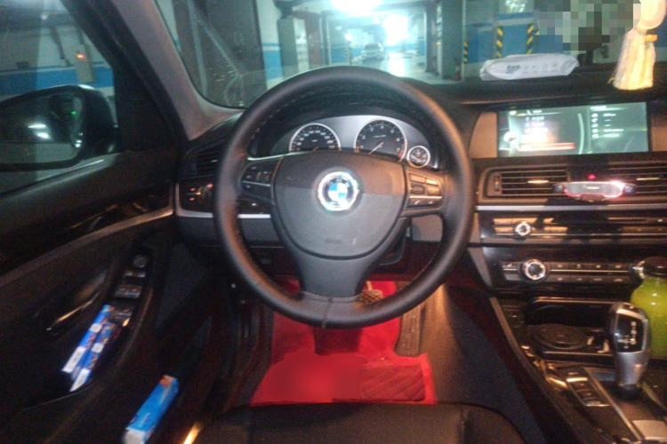 Used BMW 5 Series 2013 525Li Luxury Model
