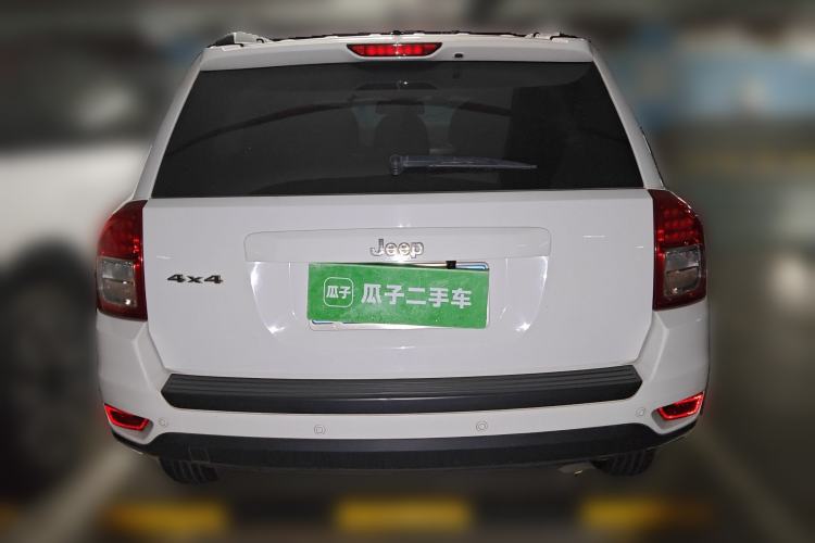 Used Jeep Compass 2013 2.4L four-wheel-drive sport version

