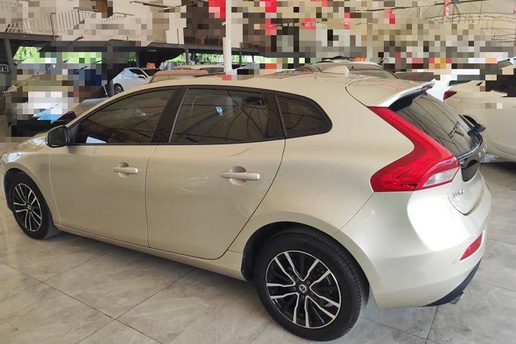 Used Volvo V40 2017 T3 Zhiyi Edition
