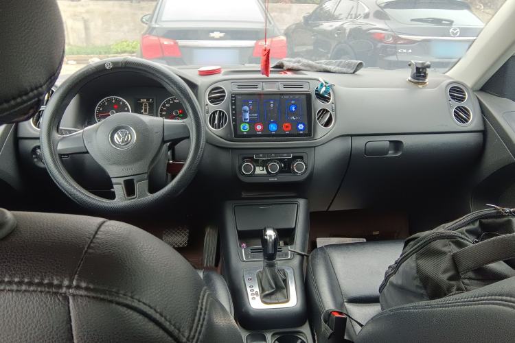 Used Volkswagen Tiguan 2017 300TSI Automatic Two-Wheel Drive Silk Road Luxury Edition Center Console