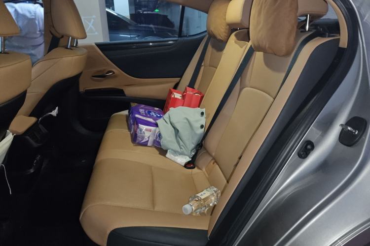 Used Lexus ES 2021 300h Excellence Edition