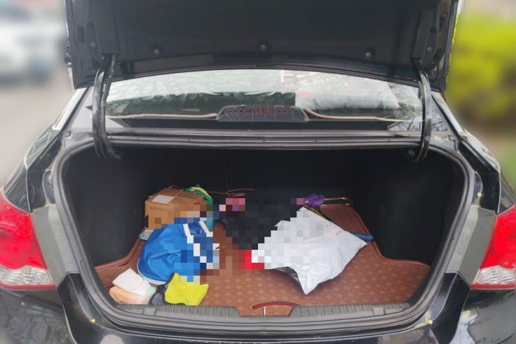 Used Chevrolet Cruze 2013 1.6L SE MT Trunk