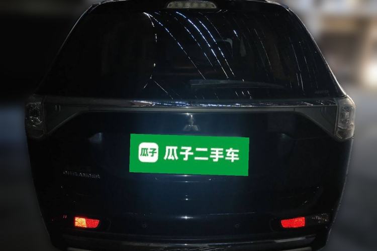Used Mitsubishi Outlander 2014 2.4L 4x4 Deluxe Value Edition 7 Seats
