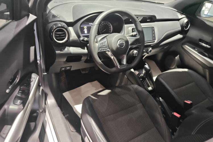 Used Nissan Kicks 2018 1.5L CVT Smart Connect Luxury Edition