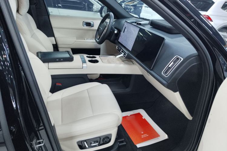 Used Li Auto L8 2024 Pro Model
