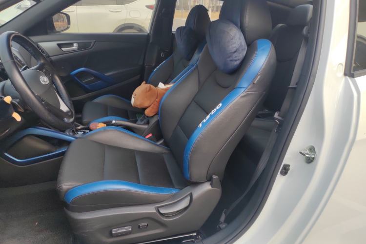 Used Hyundai Veloster 2015 1.6T Automatic Luxury Edition Left Front Seat