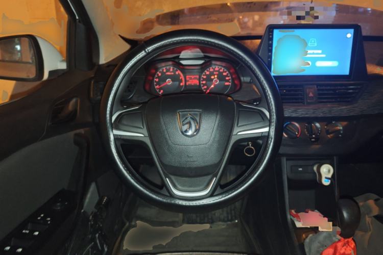 Used Baojun 310 2016 1.2L manual Comfort trim level